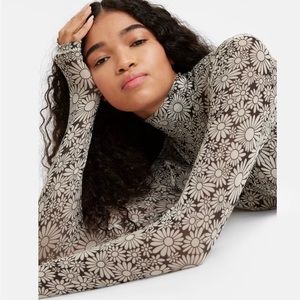 Levi’s second skin mock neck shirt